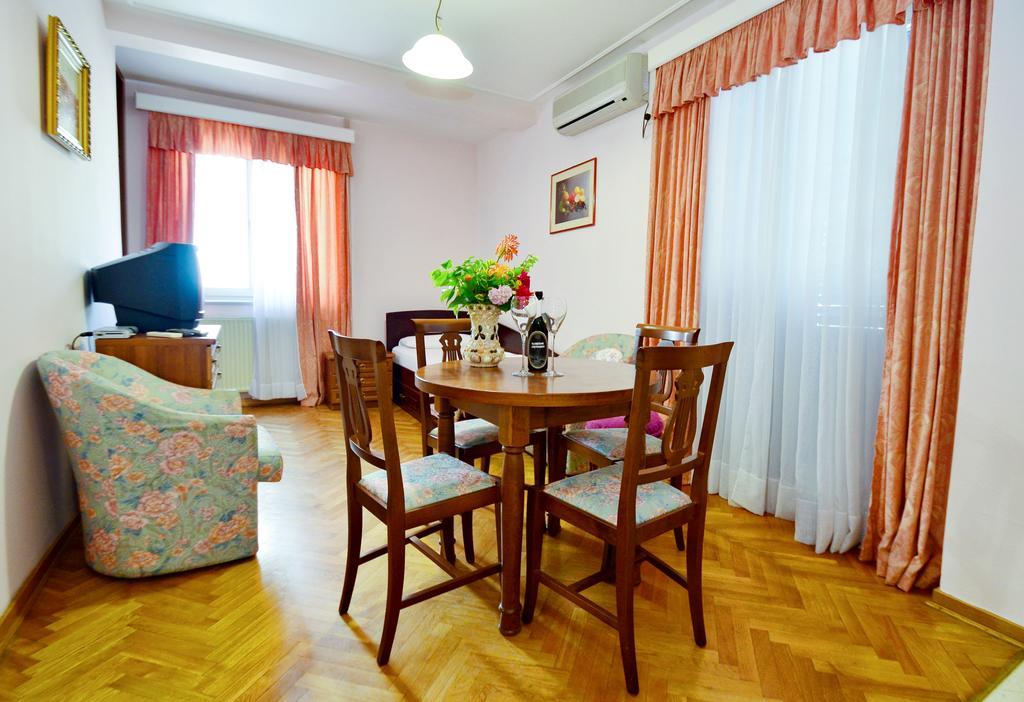 Villa Velzon Guesthouse Budva Buitenkant foto